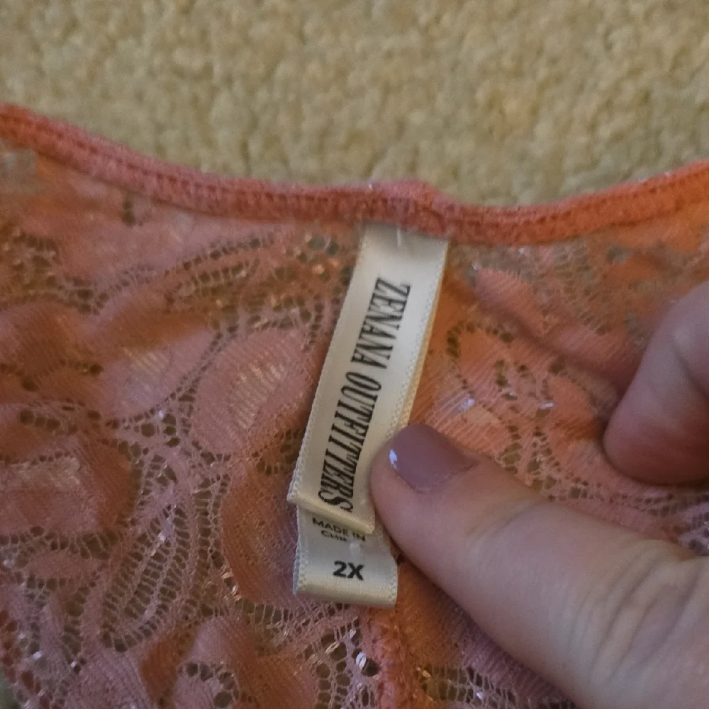 Zenana Outfitters Lace Bandeau in Coral